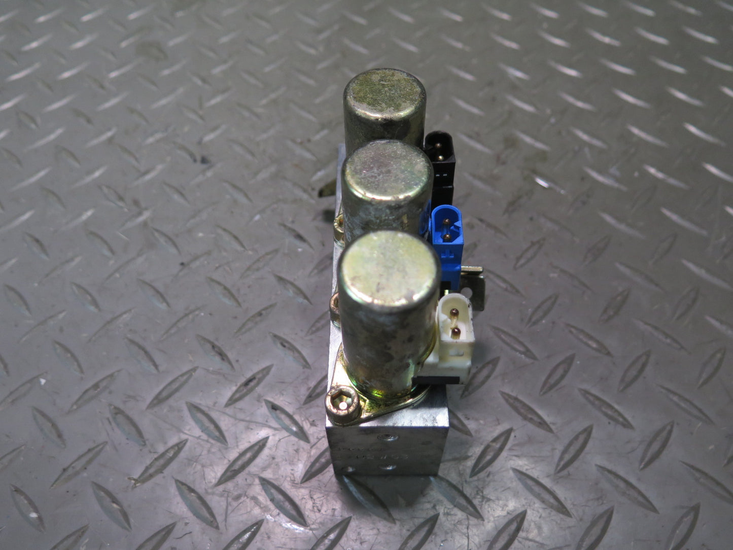 2001-2006 BMW E46 M3 3-SERIES Convertible Folding TOP Hydraulic Pump Valve Block