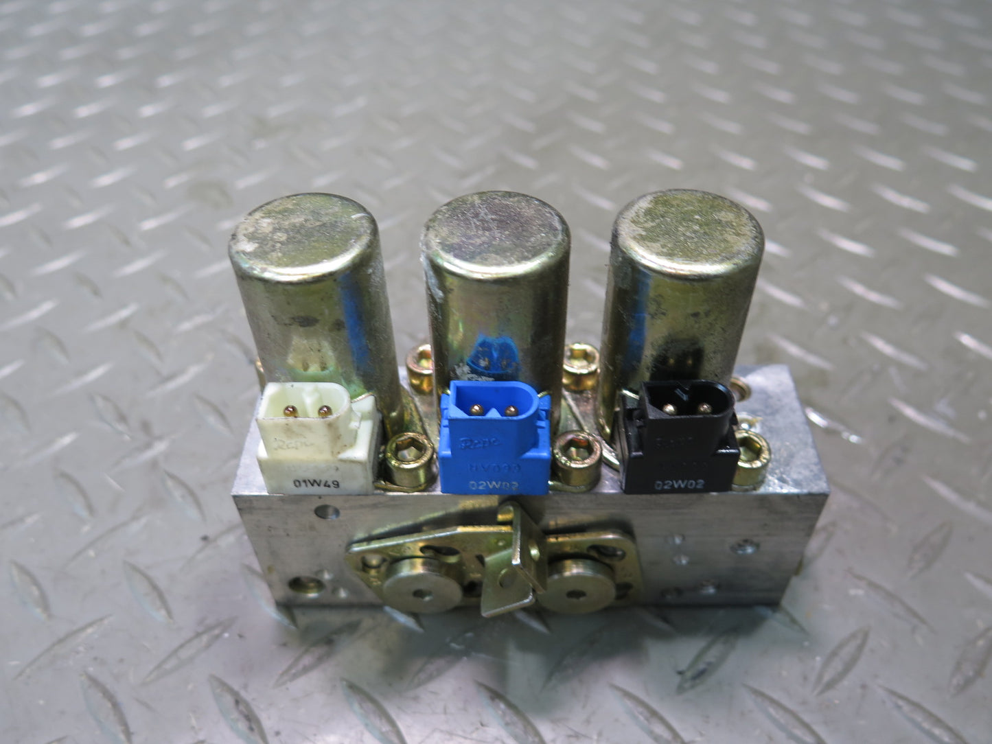 2001-2006 BMW E46 M3 3-SERIES Convertible Folding TOP Hydraulic Pump Valve Block