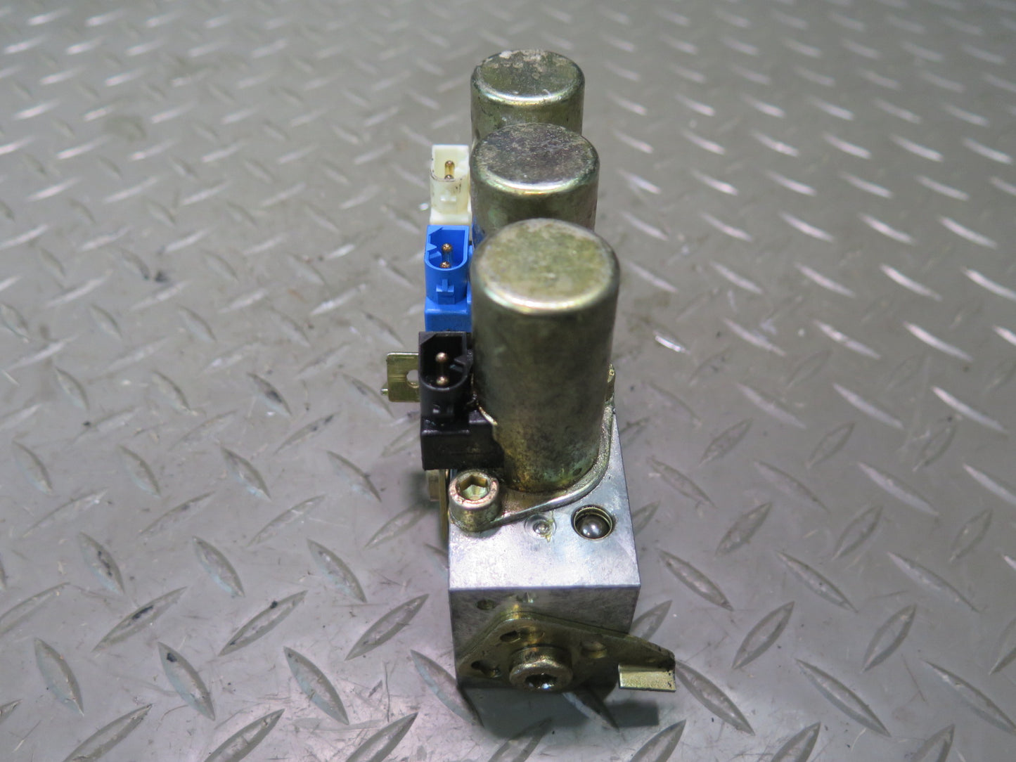 2001-2006 BMW E46 M3 3-SERIES Convertible Folding TOP Hydraulic Pump Valve Block