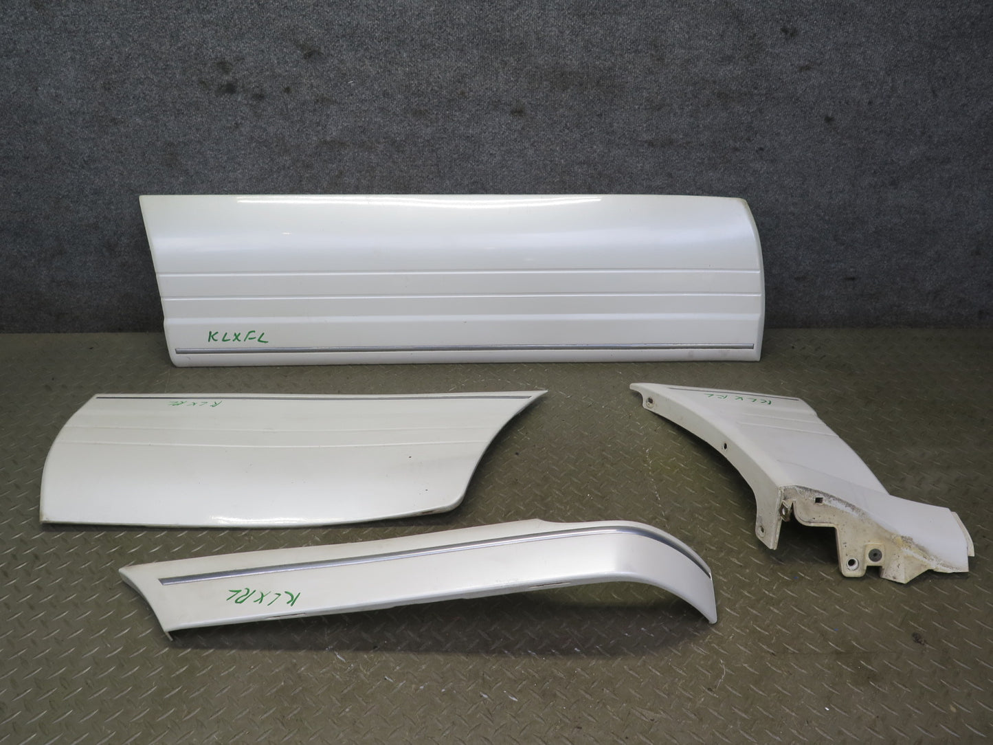 03-07 Lexus LX470 Front & Rear Left Door Fender Lower Trim Molding Set of 4