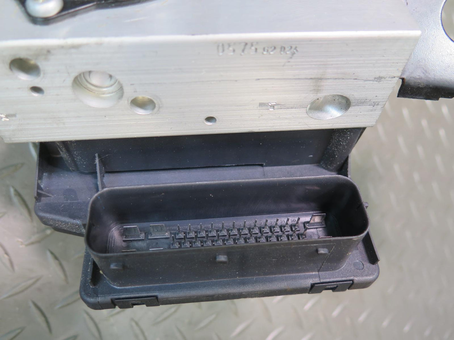 2001-2002 BMW E46 M3 DSC Anti Lock Brake ABS Pump Module 2229800