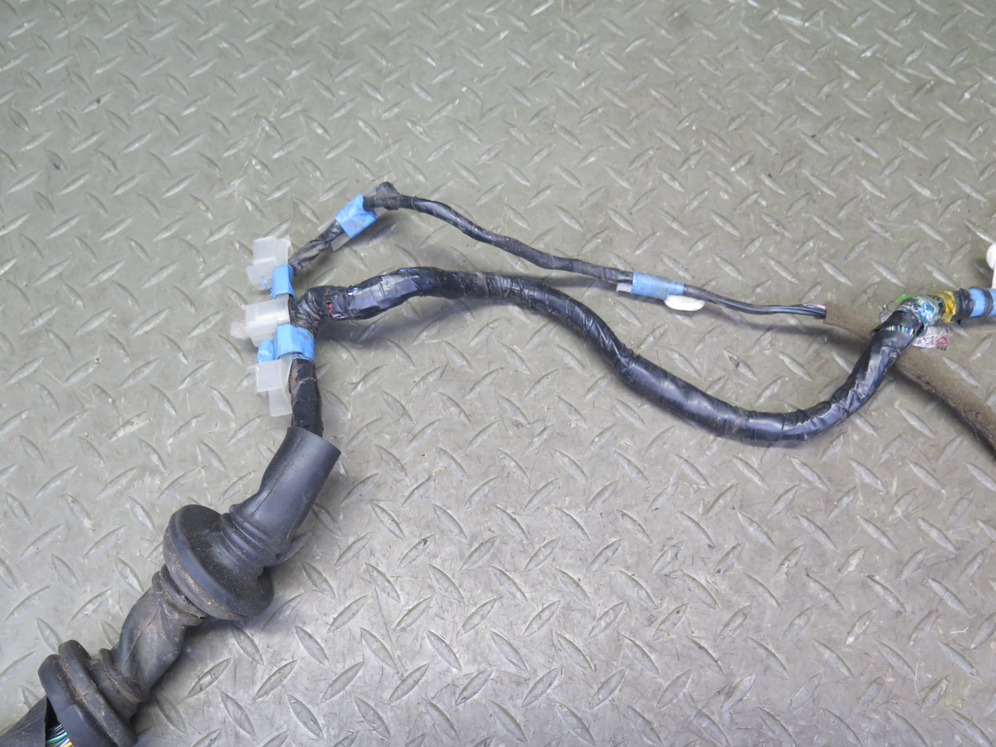 2003-2007 Lexus UZJ100L LX470 Front Left Door Wire Wiring Harness 82152-60371