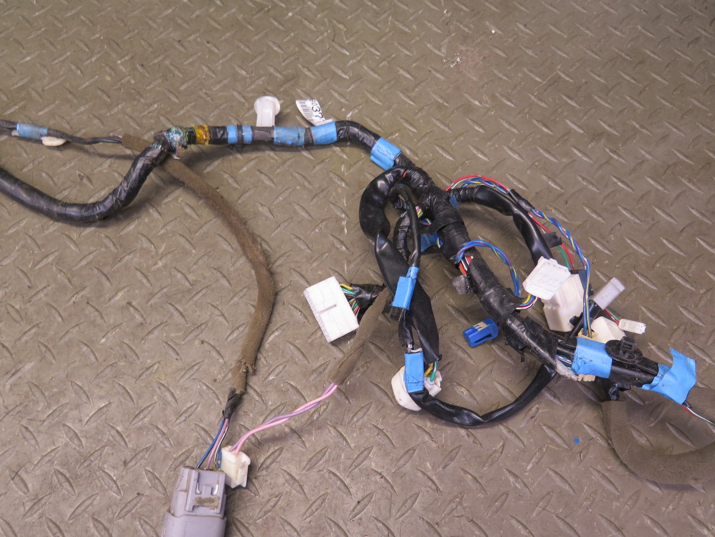 2003-2007 Lexus UZJ100L LX470 Front Left Door Wire Wiring Harness 82152-60371