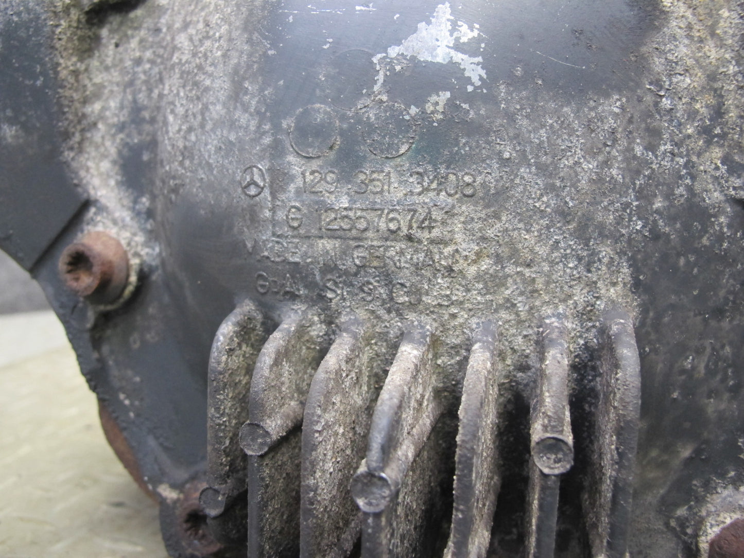 99-02 Mercedes R129 SL500 Rear Axle Differential Carrier 2.65 Ratio OEM