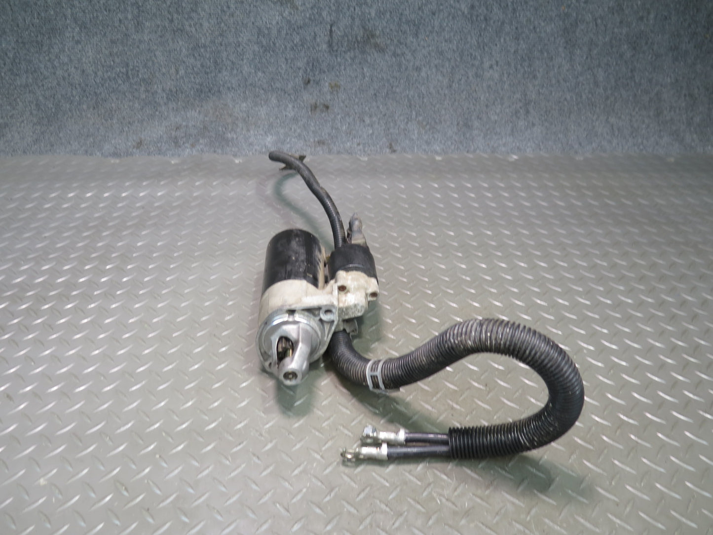 03-06 Mercedes R230 SL500 Engine Starter Motor w Ground Wire 130K OEM