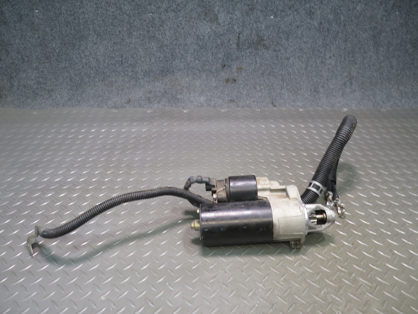 03-06 Mercedes R230 SL500 Engine Starter Motor w Ground Wire 130K OEM