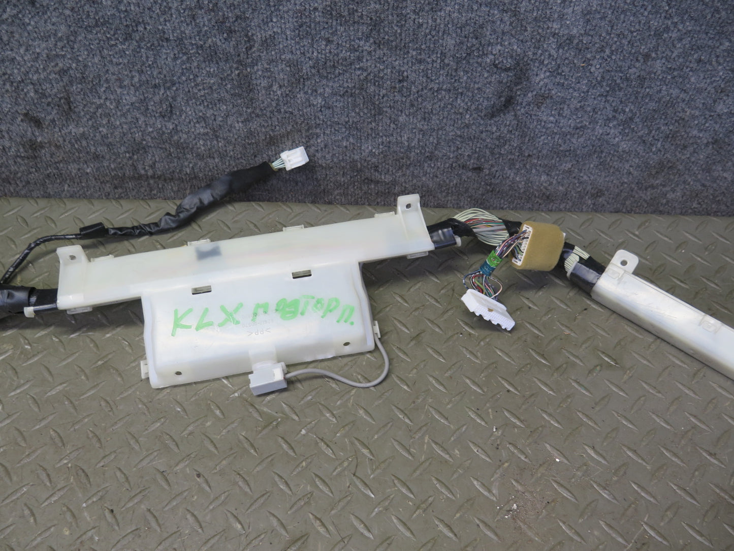 2003-2004 Lexus UZJ100L LX470 Under Dash Wire Wiring Harness 82792-60190