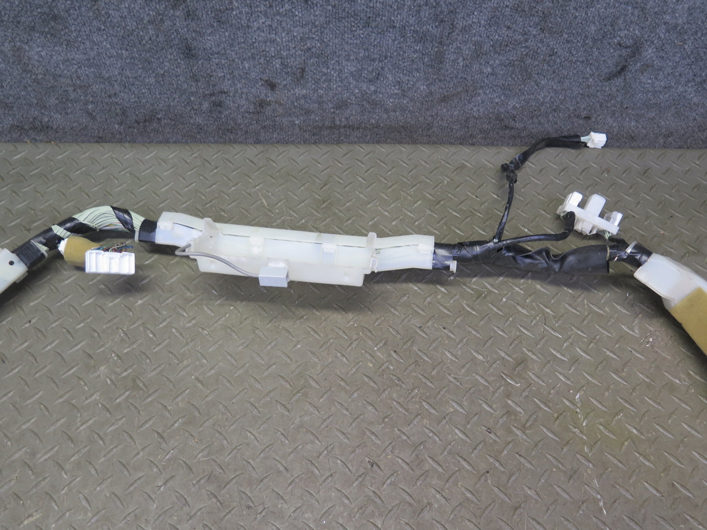 2003-2004 Lexus UZJ100L LX470 Under Dash Wire Wiring Harness 82792-60190