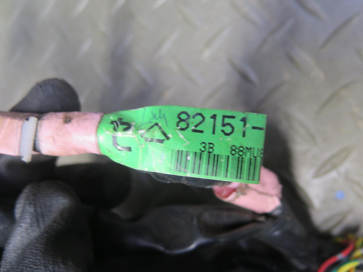 2003-2007 Lexus UZJ100L LX470 Front Right Door Wire Wiring Harness