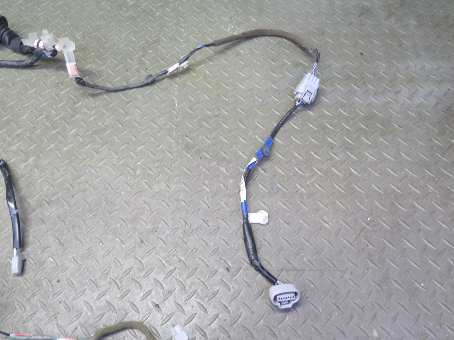 2003-2007 Lexus UZJ100L LX470 Front Right Door Wire Wiring Harness