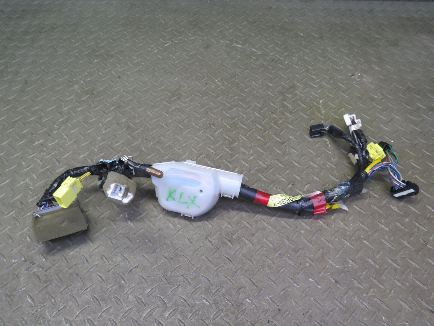 2003-2007 Lexus UZJ100L LX470 Steering Column Wire Cable Harness 82128-60053
