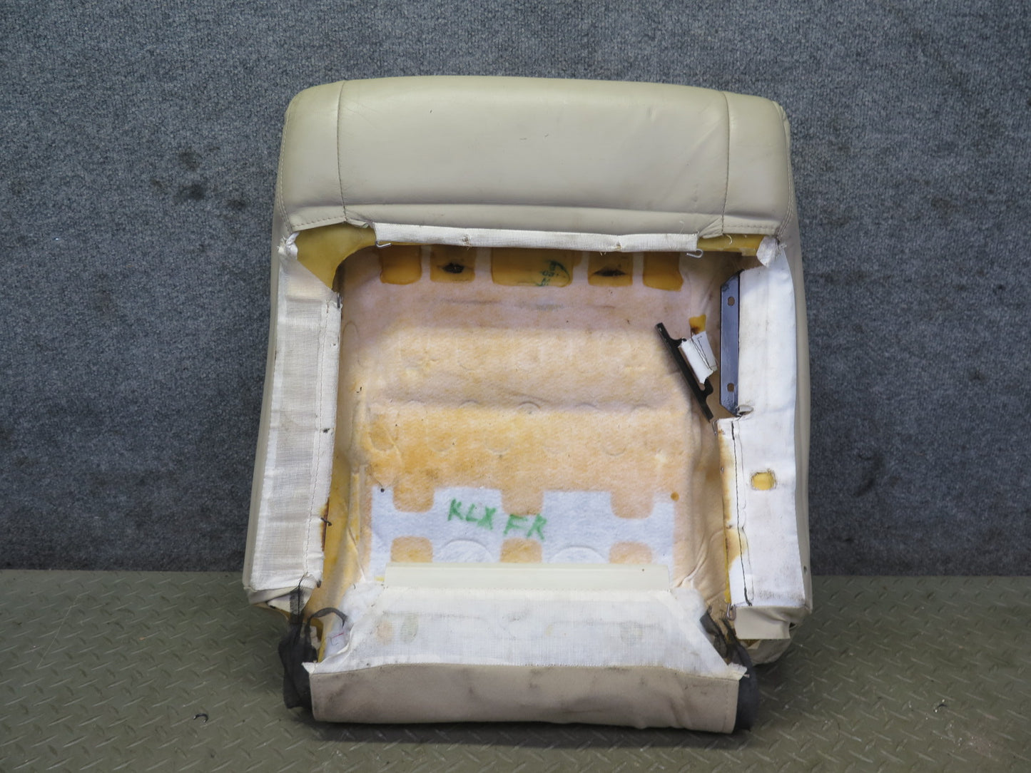 2003-2007 Lexus UZJ100L LX470 Front Right Seat Upper Leather Cushion Ivory