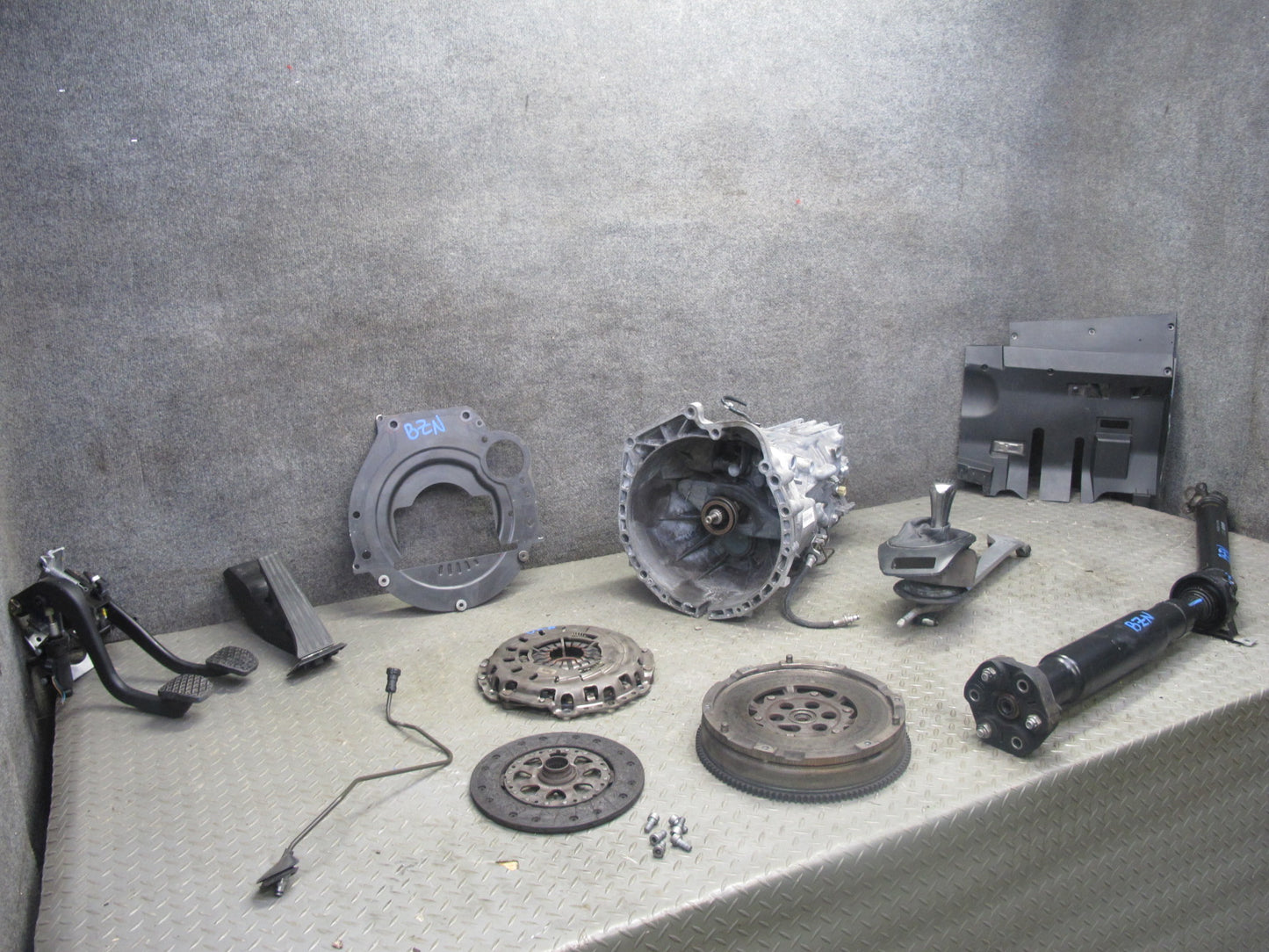 2006 BMW E85 Z4 3.0i N52 GS617BG M/T Transmission Clutch Driveshaft Swap Set 94K