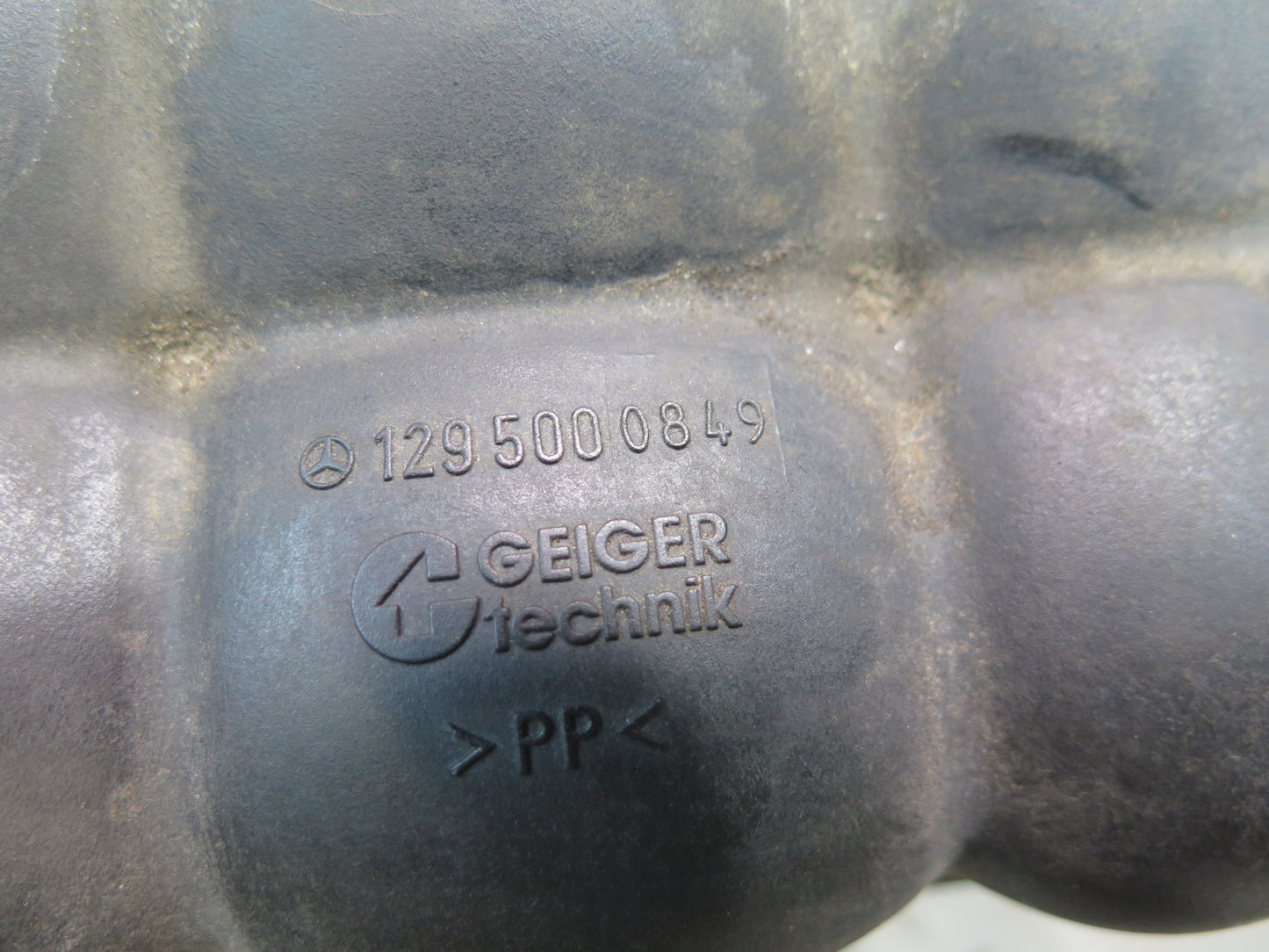 94-02 Mercedes R129 SL500 Engine Expansion Overflow Reservoir Tank OEM