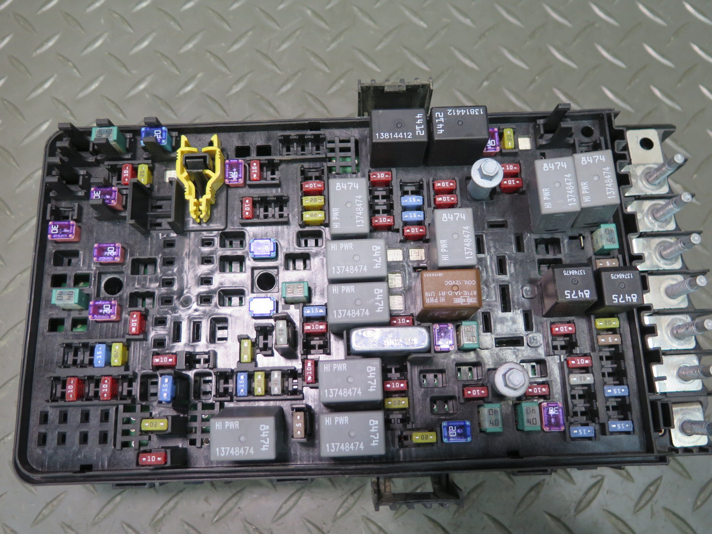 2018 Jeep Wrangler JL 3.6L Engine Bay Fuse Relay Box Module 68298935AD OEM