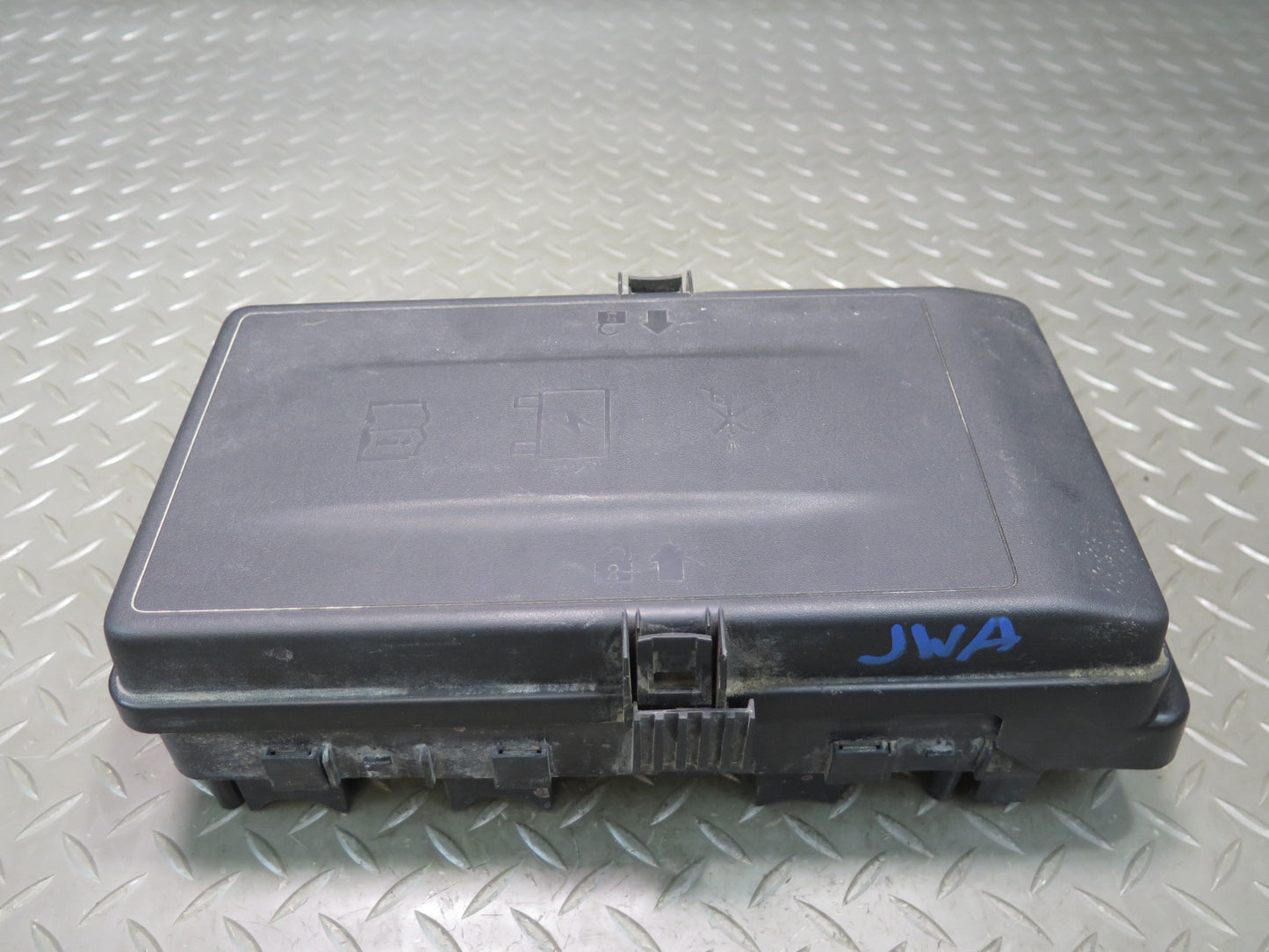 2018 Jeep Wrangler JL 3.6L Engine Bay Fuse Relay Box Module 68298935AD OEM