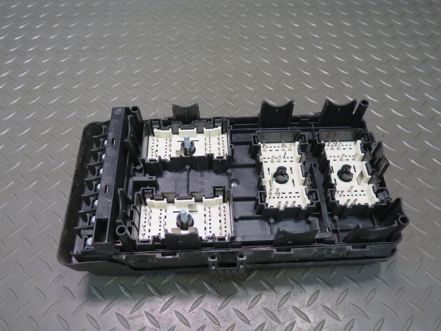2018 Jeep Wrangler JL 3.6L Engine Bay Fuse Relay Box Module 68298935AD OEM