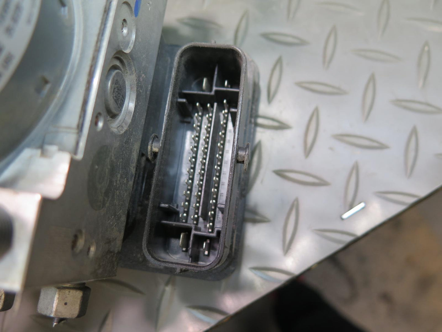 2018 Jeep Wrangler JL Anti Lock Brake ABS Pump Module 68249623AI OEM