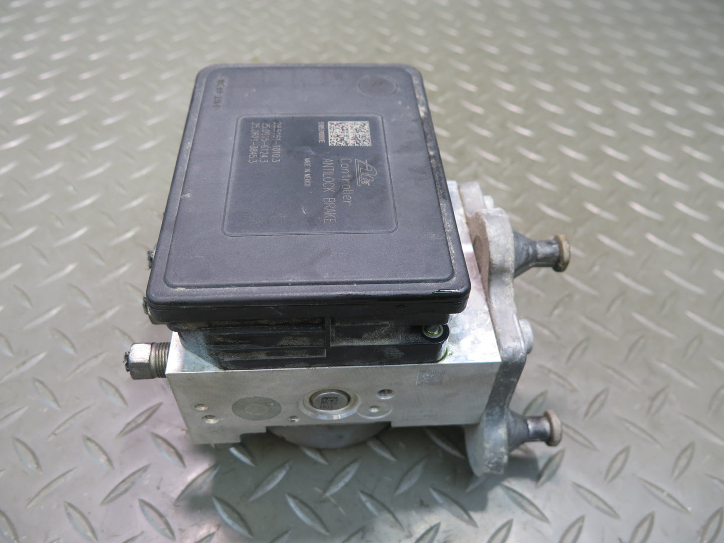 2018 Jeep Wrangler JL Anti Lock Brake ABS Pump Module 68249623AI OEM