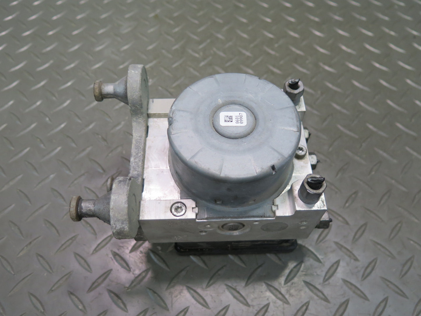 2018 Jeep Wrangler JL Anti Lock Brake ABS Pump Module 68249623AI OEM