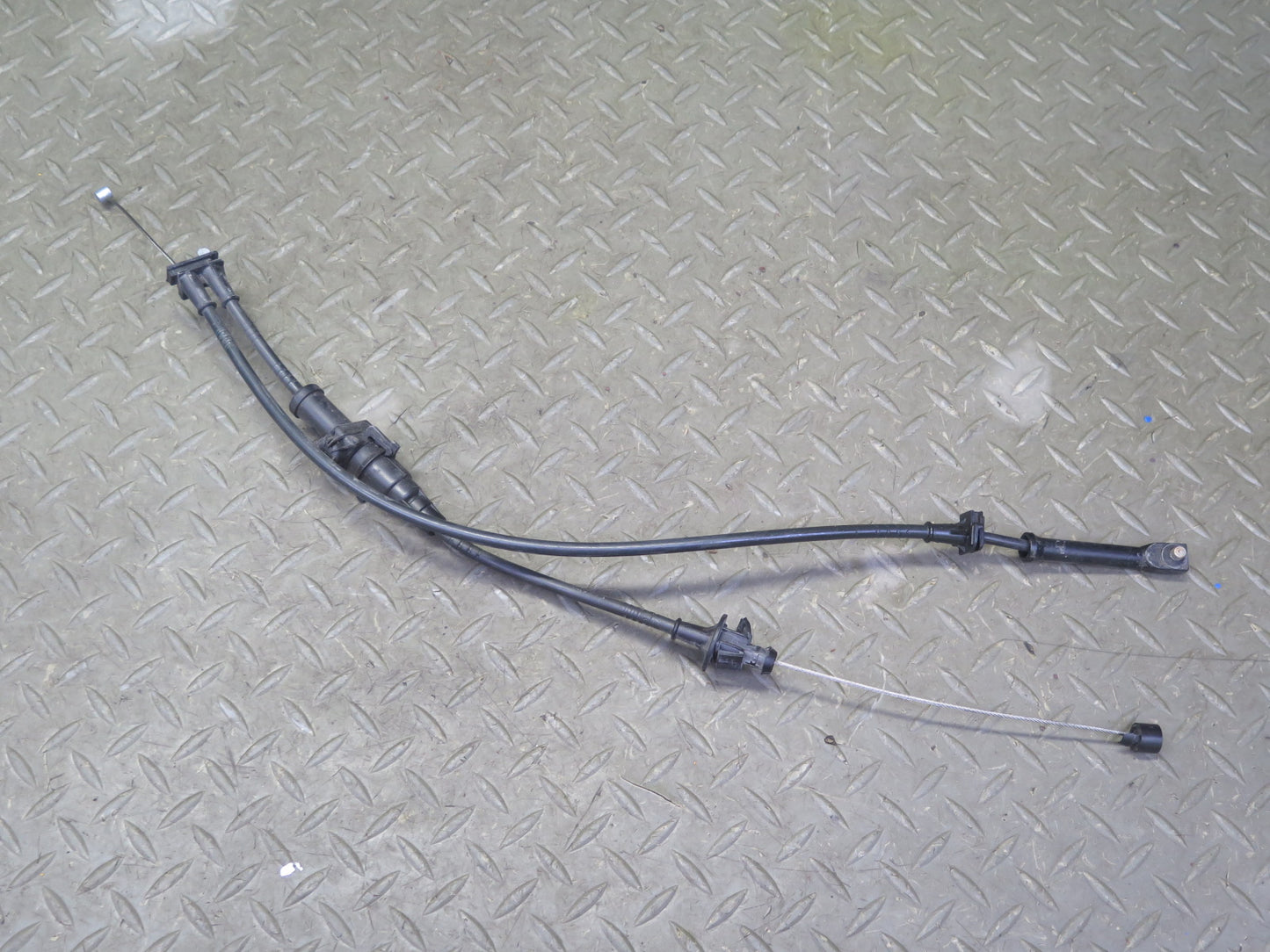 92-93 Chevrolet Corvette C4 Cruise Control Actuator Motor Cable Set OEM