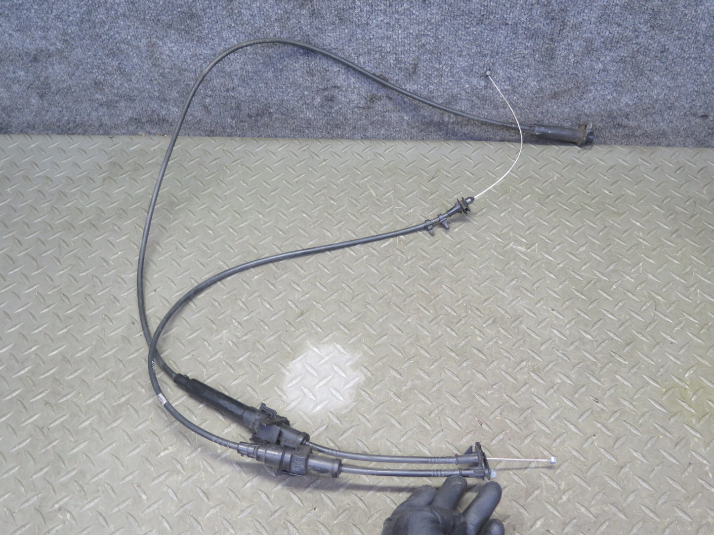92-93 Chevrolet Corvette C4 Cruise Control Actuator Motor Cable Set OEM