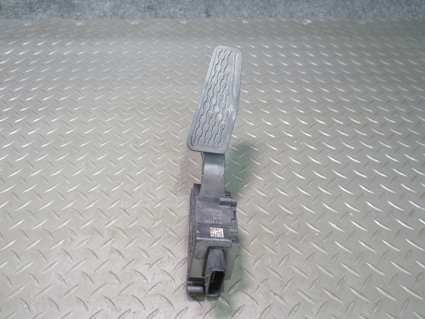 18-23 Jeep Wrangler JL Gas Acceleration Pedal Sensor 04581893AD