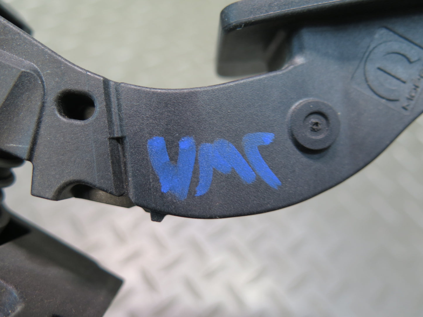 18-23 Jeep Wrangler JL Gas Acceleration Pedal Sensor 04581893AD