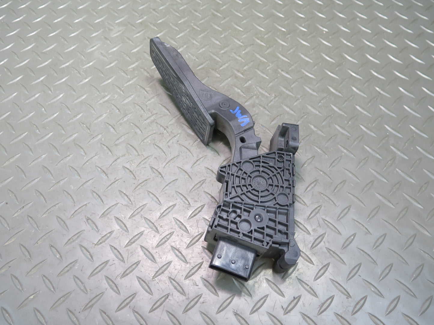18-23 Jeep Wrangler JL Gas Acceleration Pedal Sensor 04581893AD