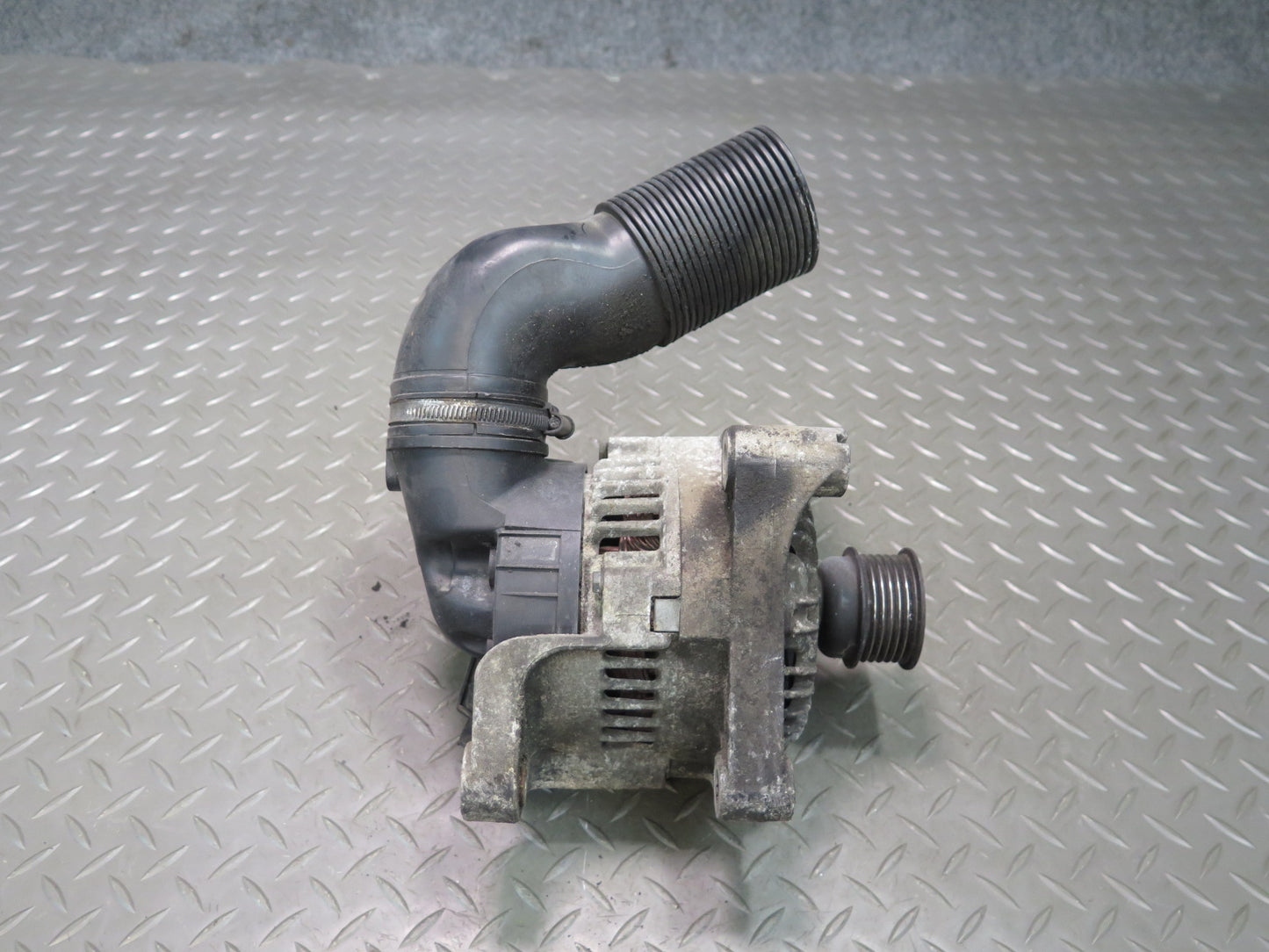 96-99 BMW E36 328ic 3-SERIES 80A Alternator Generator w Cooling Duct Pipe OEM