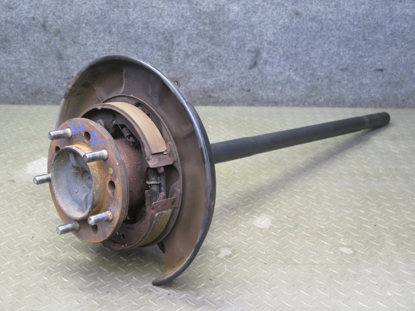 2003-2007 Lexus UZJ100L LX470 Rear Left Spindle Knuckle Wheel Hub w Shaft
