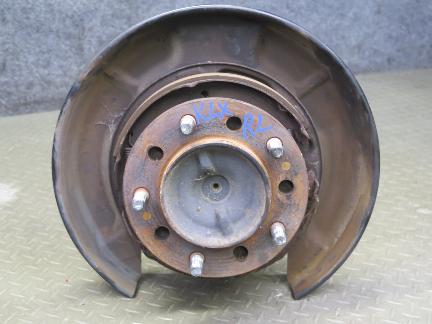 2003-2007 Lexus UZJ100L LX470 Rear Left Spindle Knuckle Wheel Hub w Shaft