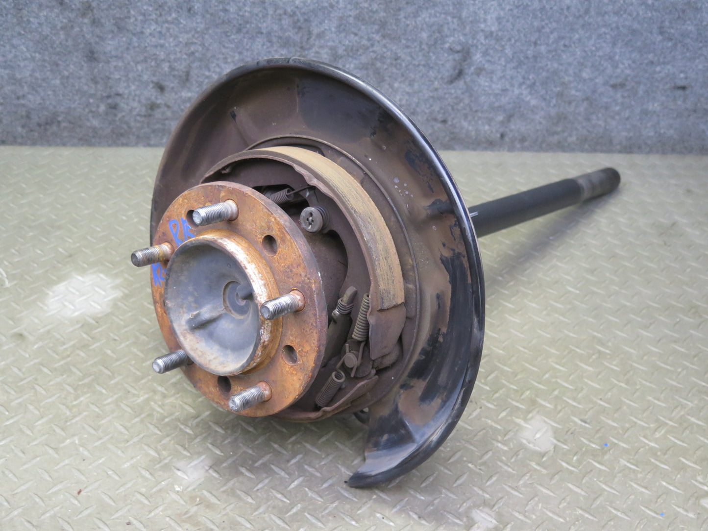 2003-2007 Lexus UZJ100L LX470 Rear Right Spindle Knuckle Wheel Hub w Shaft