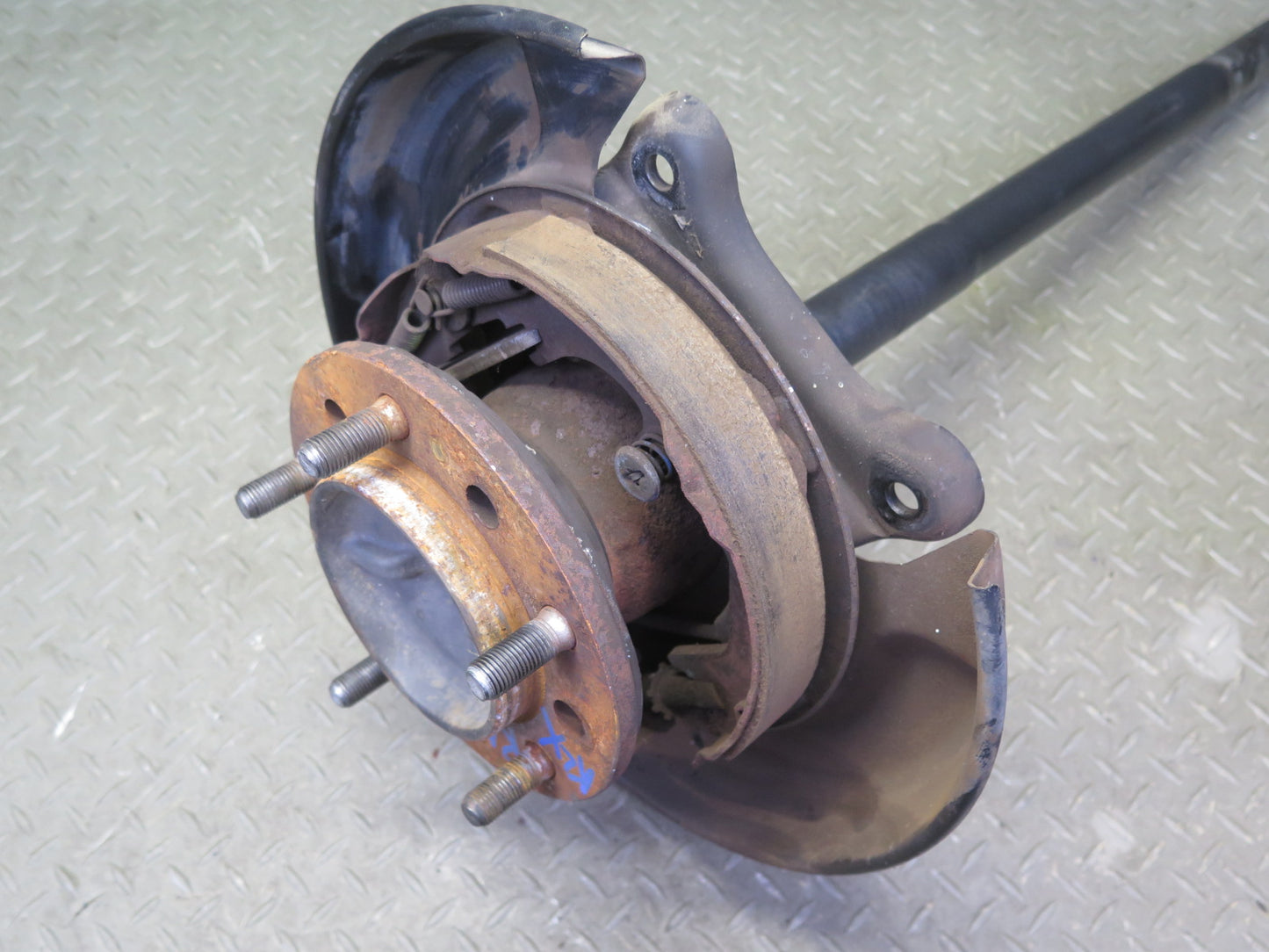 2003-2007 Lexus UZJ100L LX470 Rear Right Spindle Knuckle Wheel Hub w Shaft