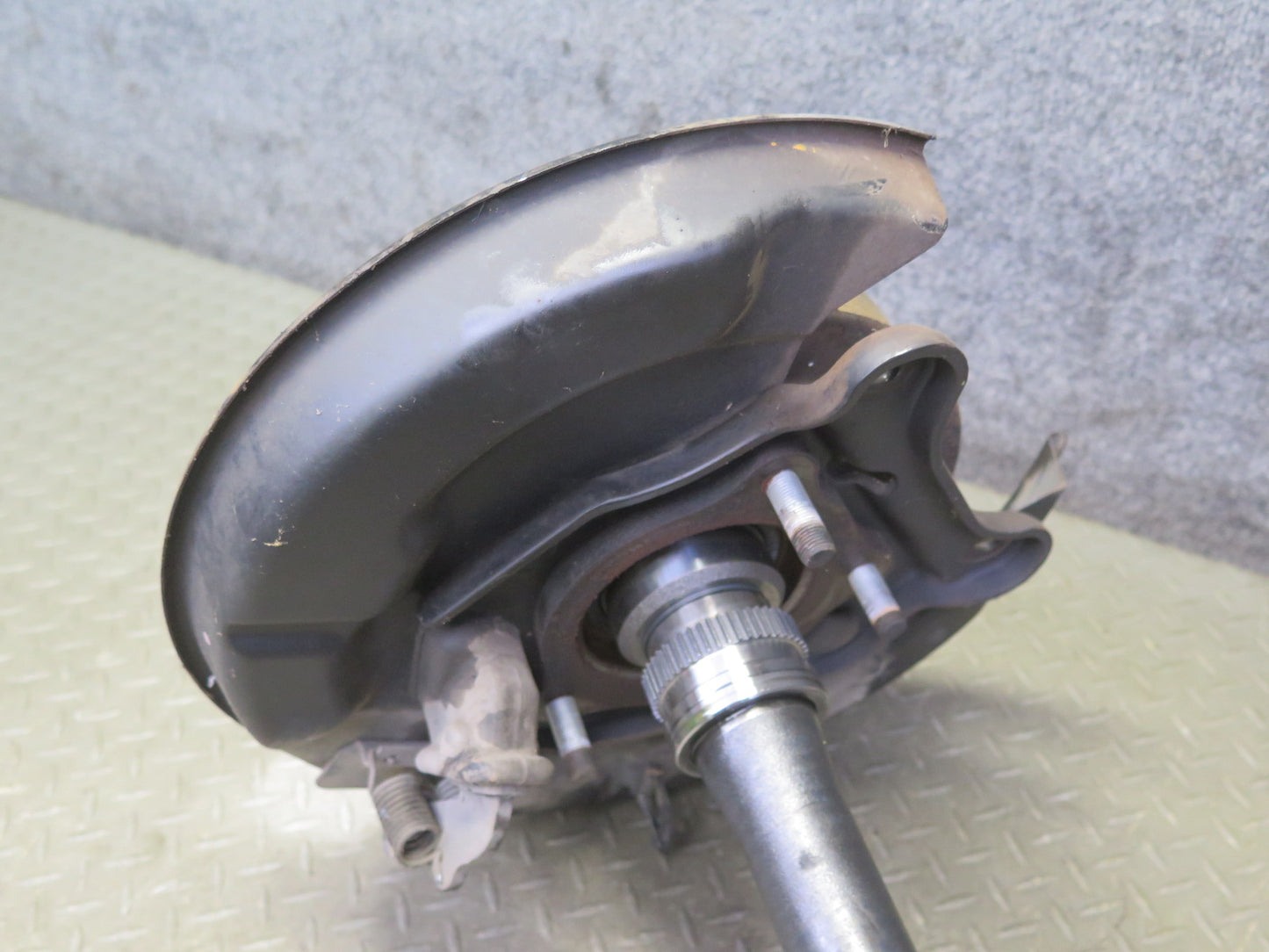 2003-2007 Lexus UZJ100L LX470 Rear Right Spindle Knuckle Wheel Hub w Shaft
