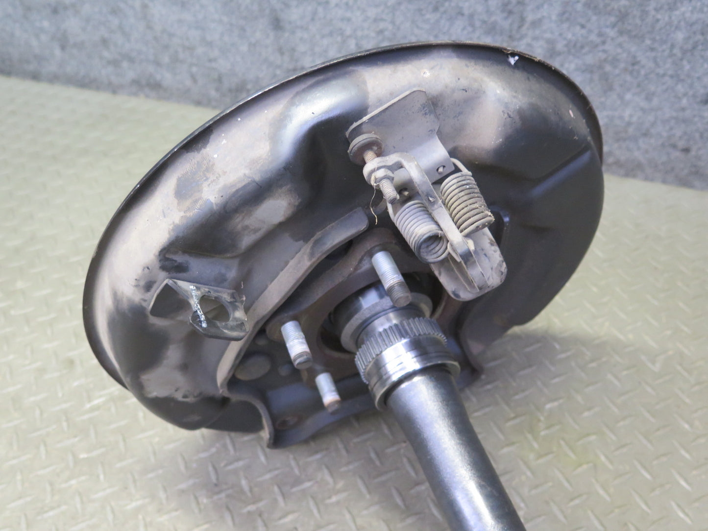 2003-2007 Lexus UZJ100L LX470 Rear Right Spindle Knuckle Wheel Hub w Shaft