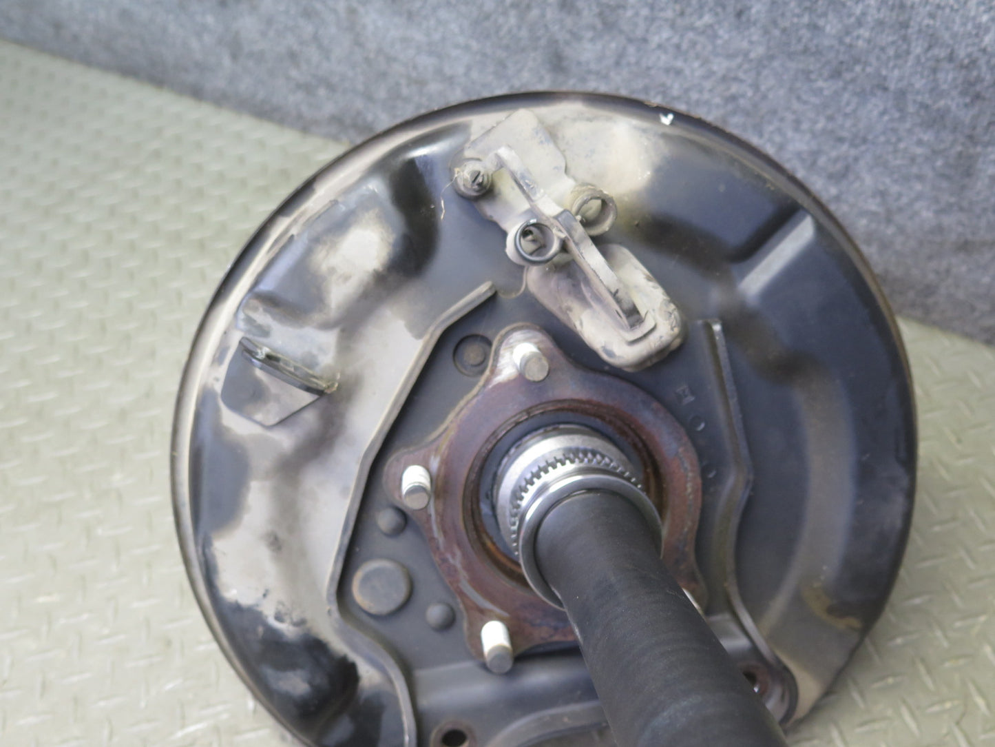 2003-2007 Lexus UZJ100L LX470 Rear Right Spindle Knuckle Wheel Hub w Shaft