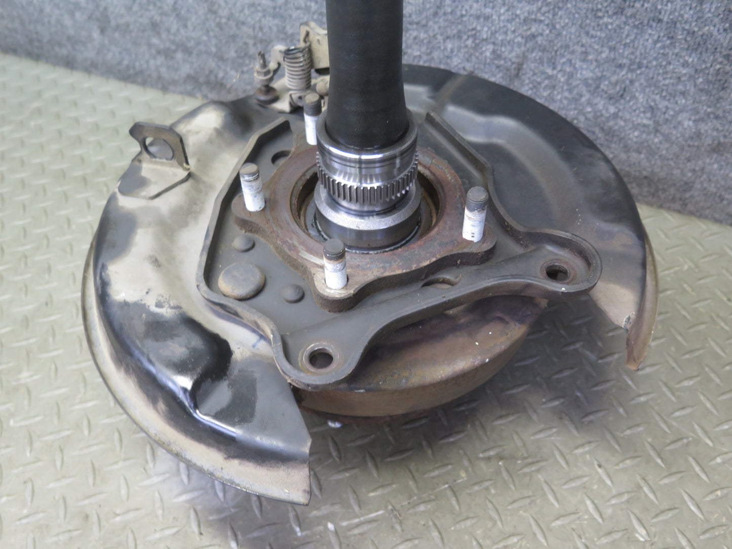 2003-2007 Lexus UZJ100L LX470 Rear Right Spindle Knuckle Wheel Hub w Shaft