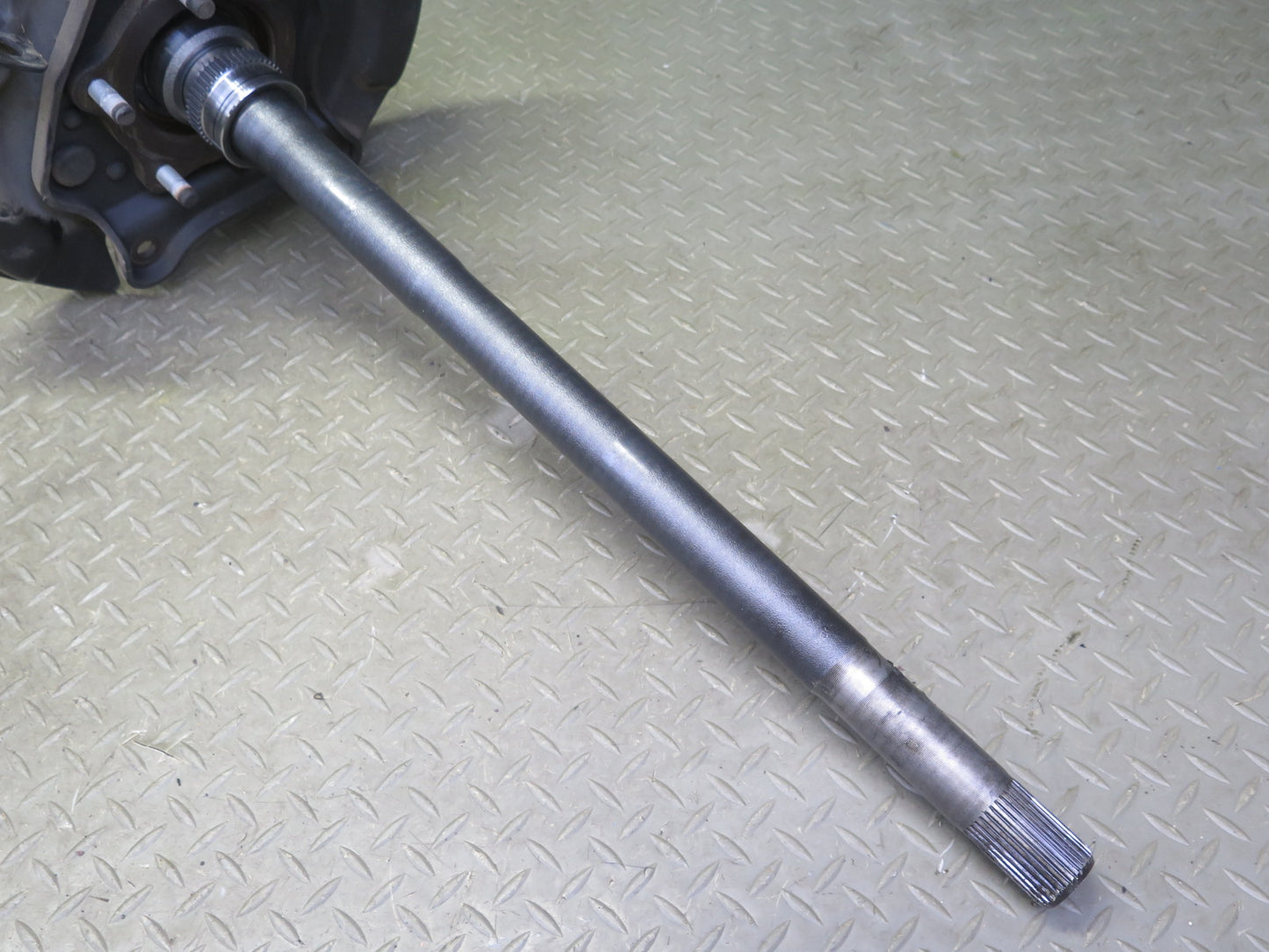 2003-2007 Lexus UZJ100L LX470 Rear Right Spindle Knuckle Wheel Hub w Shaft