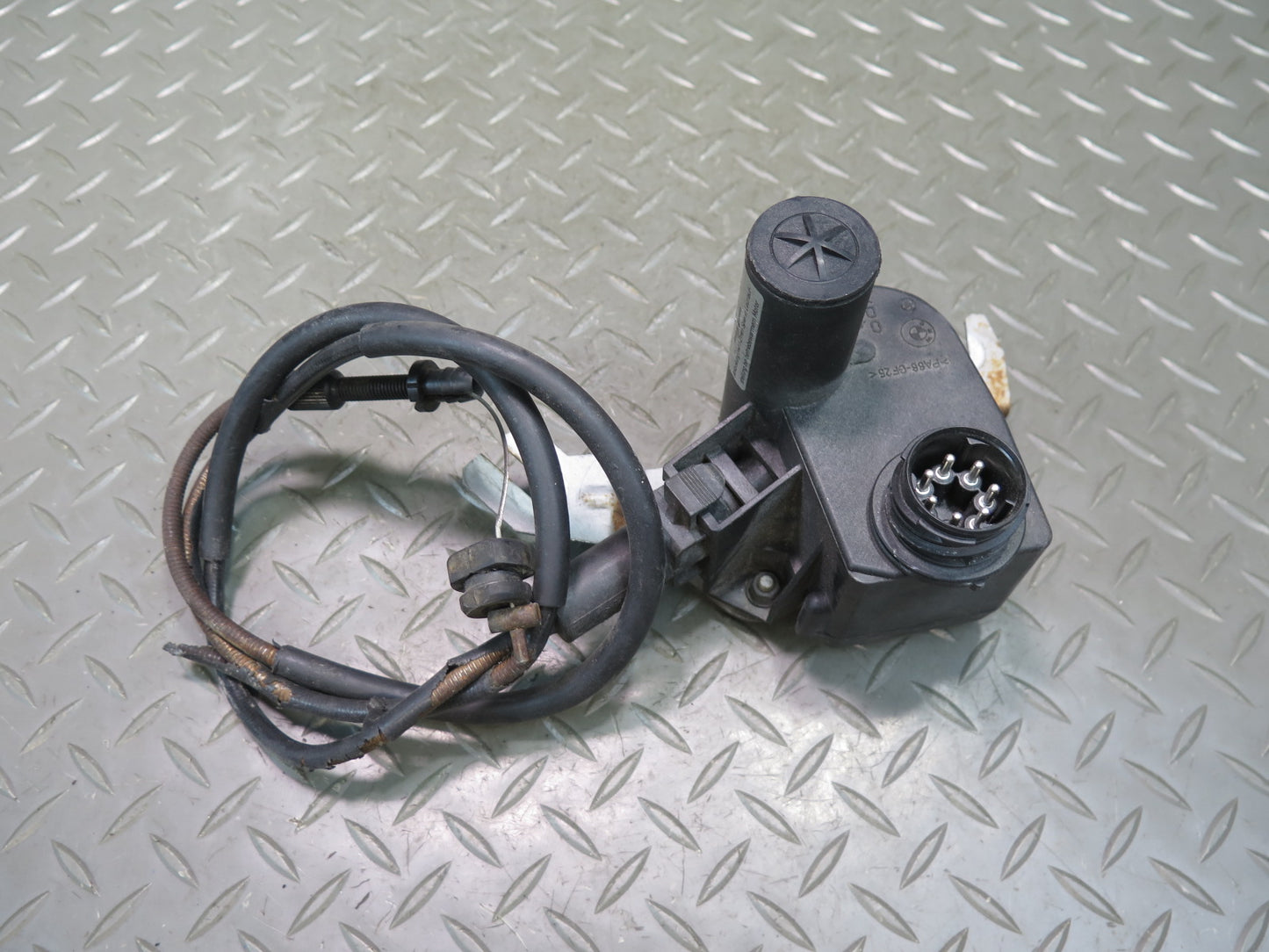 95-99 BMW E36 328ic 3-SERIES Cruise Control Actuator Motor 8360043 OEM