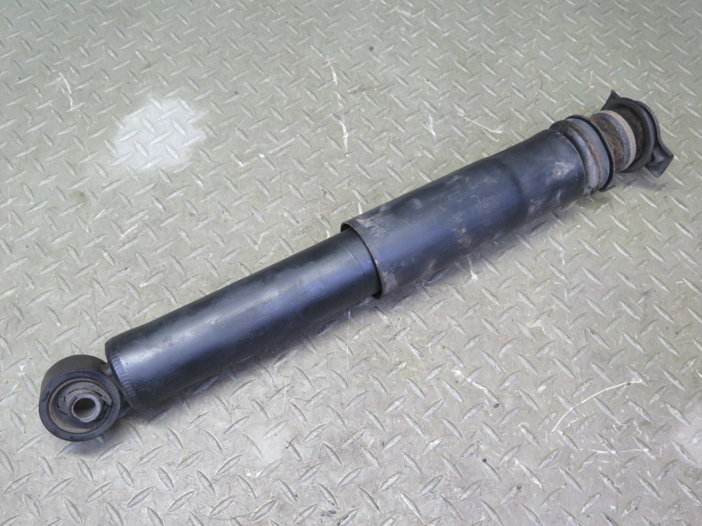 2003-2007 Lexus UZJ100L LX470 Front Left & Right Strut Shock Absorber Set of 2