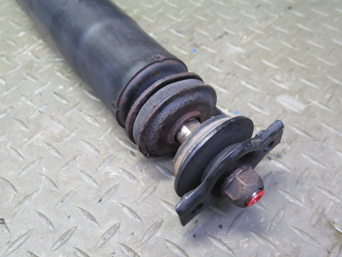 2003-2007 Lexus UZJ100L LX470 Front Left & Right Strut Shock Absorber Set of 2