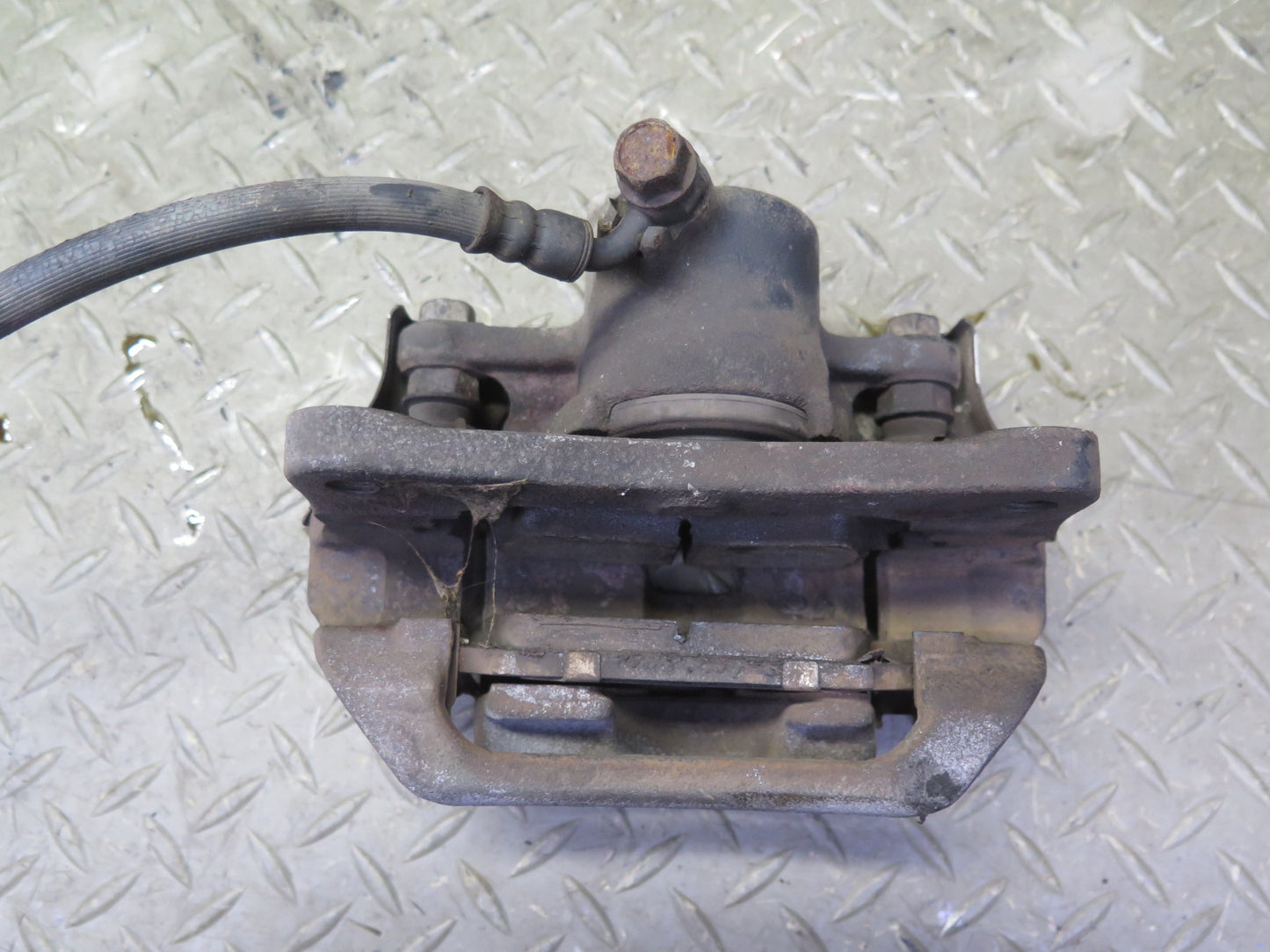 2003-2007 Lexus UZJ100L LX470 AWD Rear Left & Right Brake Caliper Set of 2