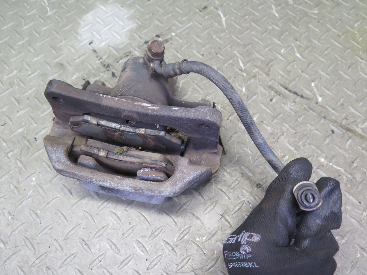 2003-2007 Lexus UZJ100L LX470 AWD Rear Left & Right Brake Caliper Set of 2