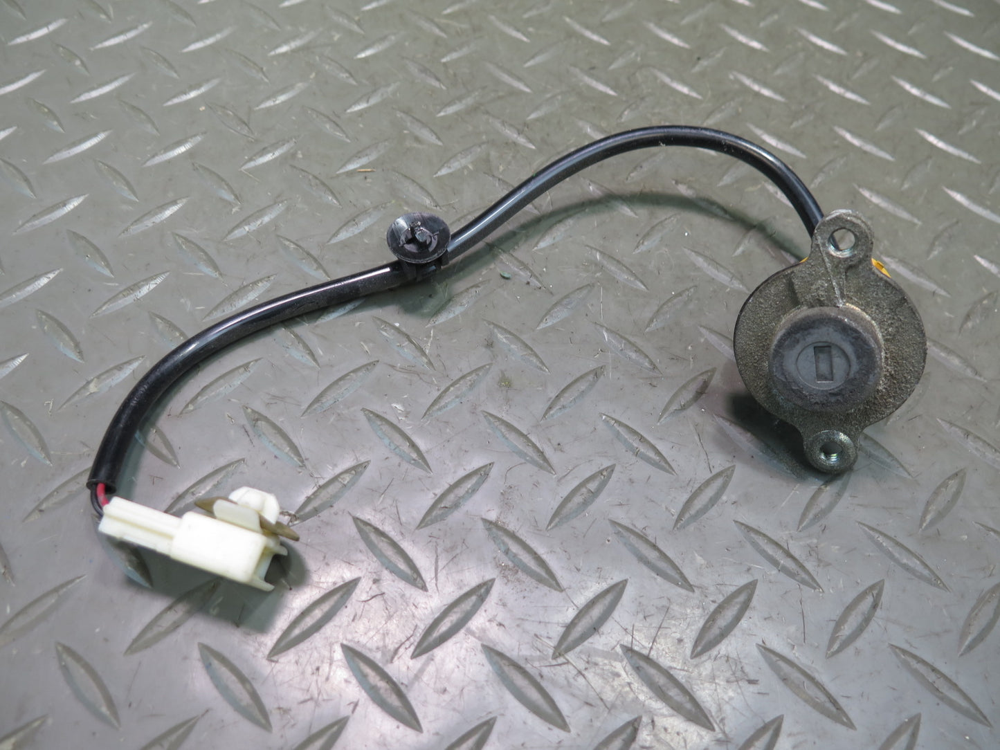 2003 Lexus UZJ100L LX470 2UZFE Engine ECU ECM Immo Ignition Lock KEY Set
