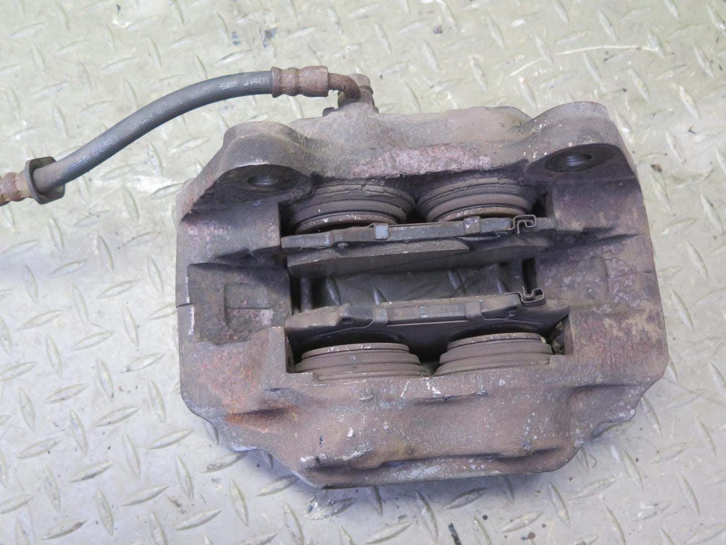 2003-2007 Lexus UZJ100L LX470 AWD Front Left & Right Brake Caliper Set of 2