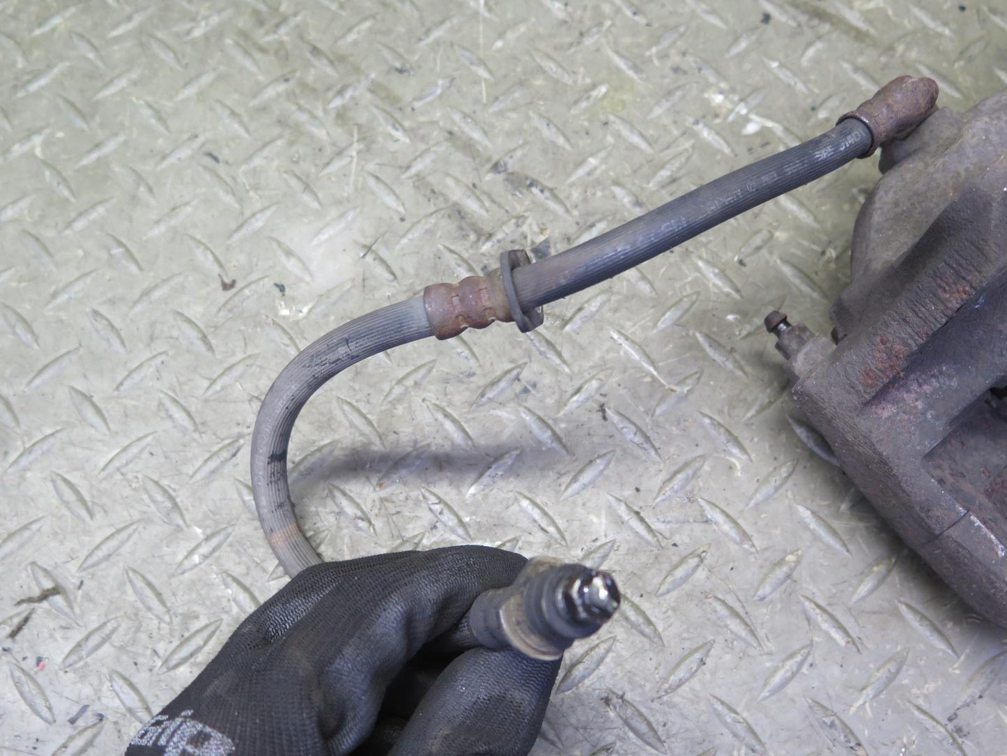 2003-2007 Lexus UZJ100L LX470 AWD Front Left & Right Brake Caliper Set of 2