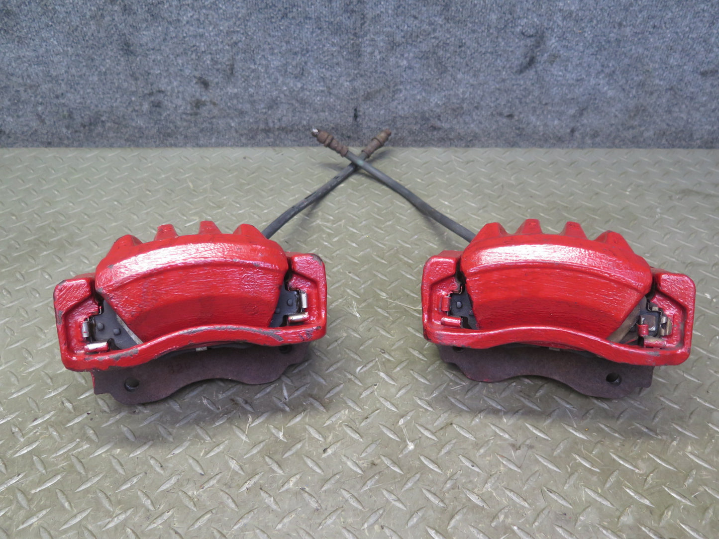 01-05 Lexus JCE10L IS300 Set of 2 Front  Left & Right Brake Caliper OEM