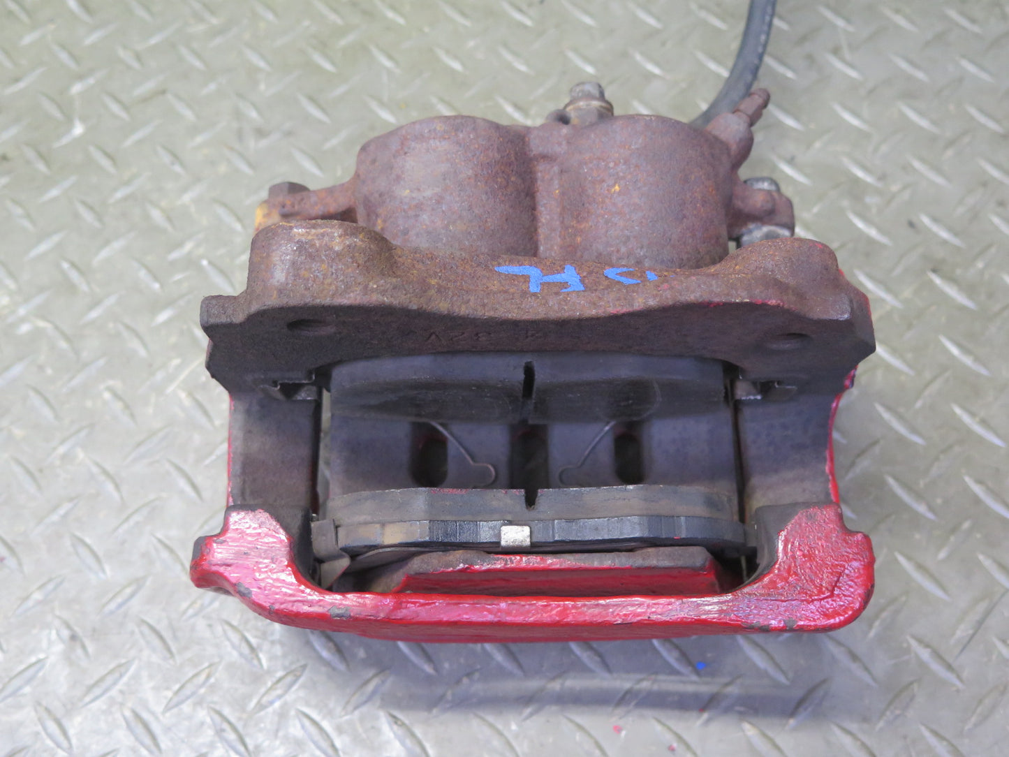 01-05 Lexus JCE10L IS300 Set of 2 Front  Left & Right Brake Caliper OEM