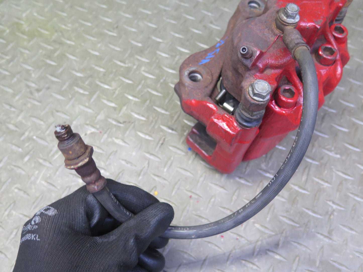 01-05 Lexus JCE10L IS300 Set of 2 Front  Left & Right Brake Caliper OEM